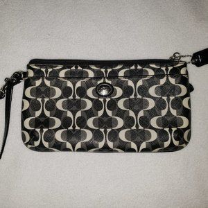 COACH - RARE - PEYTON DREAM "C" GO-GO WRISTLET  No. F51052